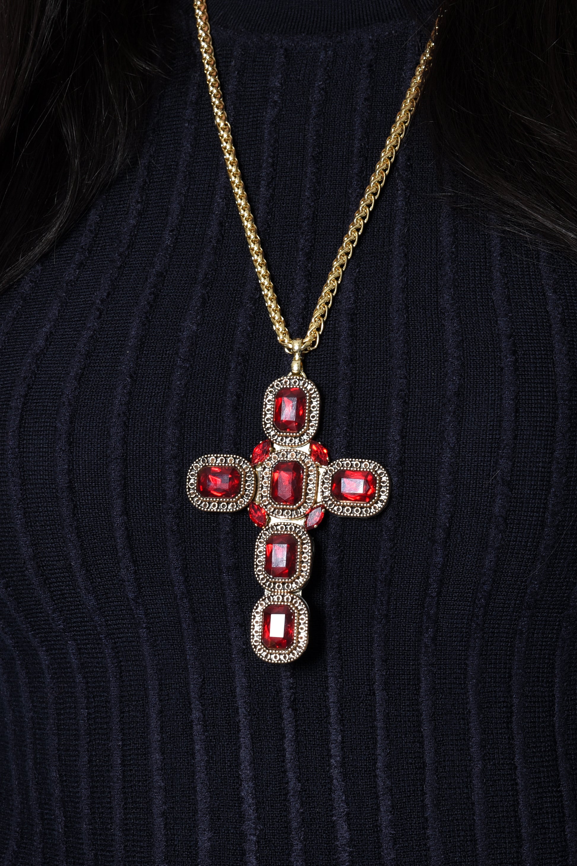 Acquista alta qualità ADDICTED2 - Collana ARTEMIDE croce con Swarovski color rosso - ADDICTEDTWO